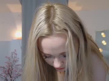 girl
        ohmymisa cam image #1076265