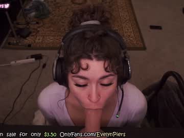 girl
        evelynpiers cam image #1514205