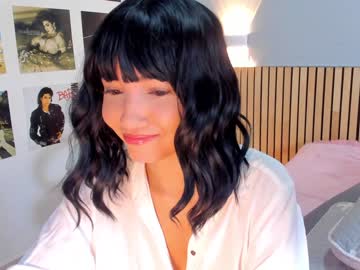girl
        little_effy18 cam image #3328756
