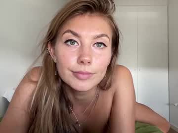 girl
        jasminjasm cam image #3548914