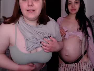 couple
        your_madhurricane cam image #3547009