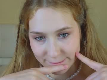 girl
        annikie cam image #2934652