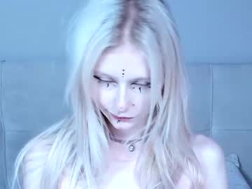 girl
        mercy_bloom cam image #6779784