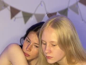 couple
        wendyoliver cam image #4772851