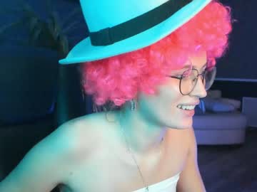 girl
        linellali cam image #105626