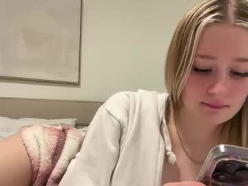 girl
        macyyysmith cam image #5961394