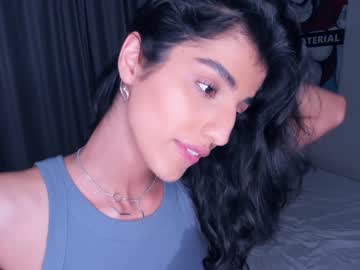 girl
        suzannedavise cam image #2774696