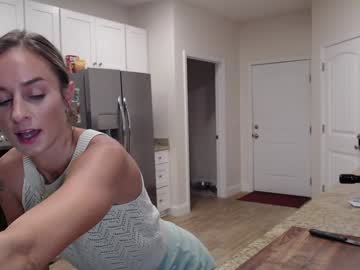 girl
        holihurricane cam image #6938560