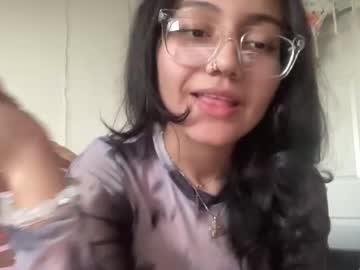 girl
        miaxrain cam image #6807389