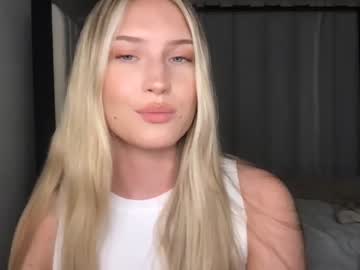 girl
        thezabrina cam image #1888554