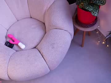 girl
        rebeccastonee cam image #2532539