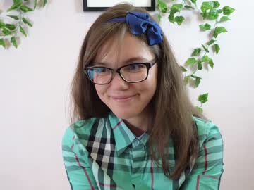 girl
        teresabriggs cam image #2225409