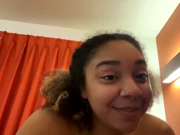 girl
        erickavee21 cam image #2916672