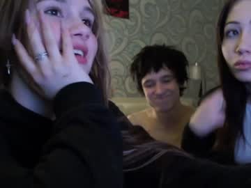 couple
        alyx1 cam image #3883072