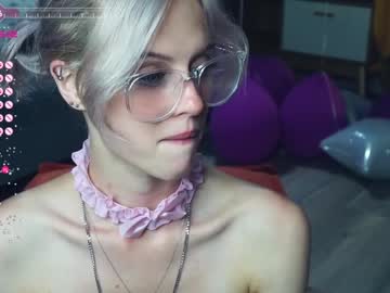 girl
        audreycarvin cam image #4407976