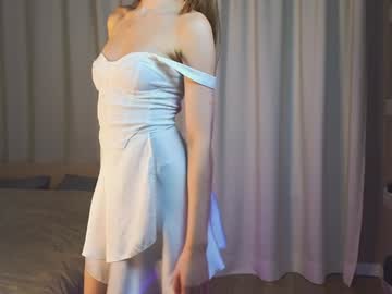 girl
        unnabella cam image #4917975