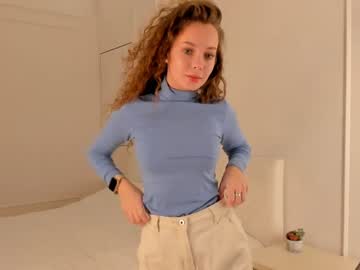 girl
        landrycarney cam image #3049849