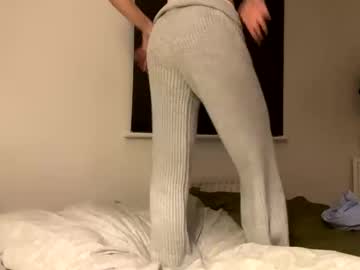 girl
        pegausis cam image #5735420