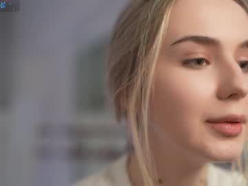 girl
        aurmur cam image #5819945