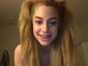 girl
        playboybarbie666 cam image #1040265