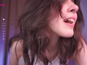 girl
        amandamedrano cam image #1436109