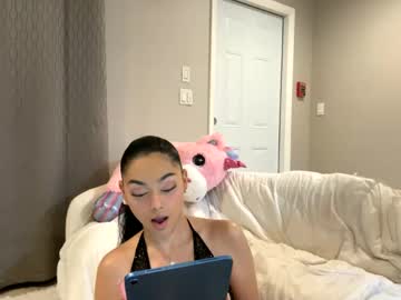 girl
        dreamy_gabriella01 cam image #5457827