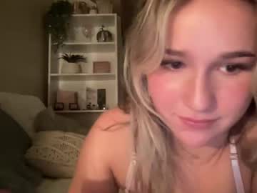 girl
        stellaraexox cam image #5888369