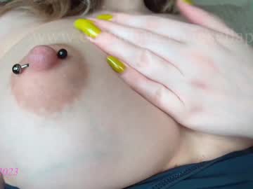 girl
        sellapink cam image #1683027