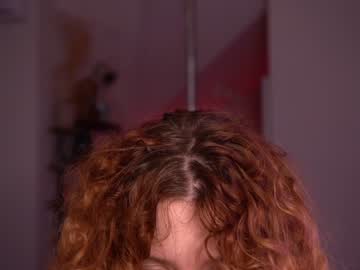 girl
        toxl cam image #2921716