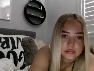 girl
        littlemissevie06 cam image #6613699