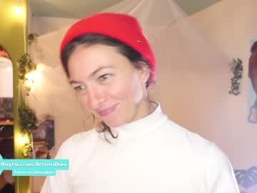 girl
        artemisfit cam image #2850241