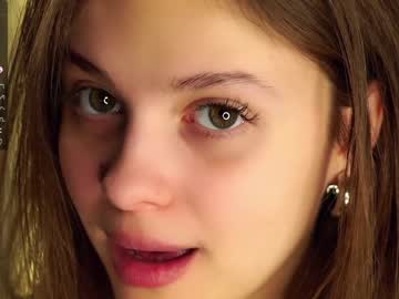 girl
        a_whole_eternity cam image #4125593