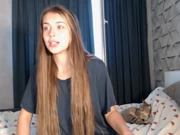 girl
        lisa_amato cam image #4763268