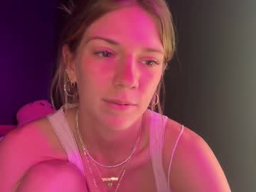 girl
        oliviahansleyy cam image #6916555