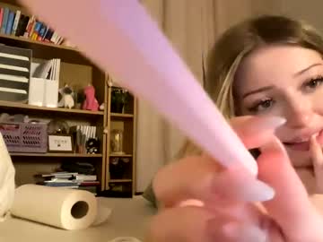 girl
        str4wb3rrycat cam image #2287188