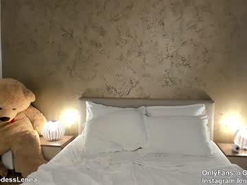 girl
        lenna_godess cam image #2586930