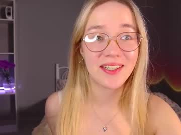 girl
        aluntick cam image #6345486