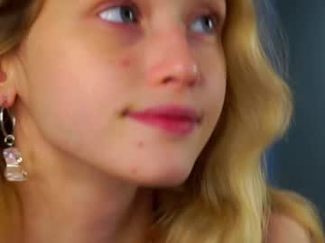 girl
        taitehambelton cam image #5207301