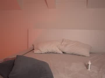 girl
        aria_diaz cam image #3766057