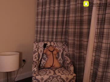 couple
        ari_lovexo cam image #4163584