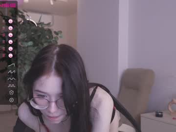 girl
        oki_dokie cam image #1983691