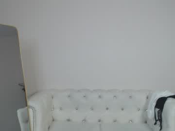 girl
        evie_fane cam image #719424