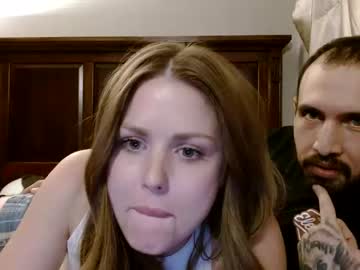 couple
        montyfoxx69_ cam image #1867252