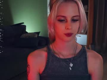 girl
        audreycarvin cam image #4932307