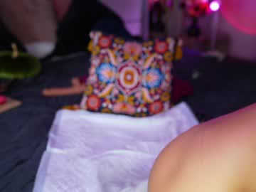 girl
        chloe_ri cam image #5305233