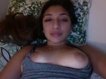 girl
        kristy_barrios cam image #2075518