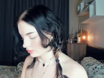 girl
        cute_caprice cam image #6893880