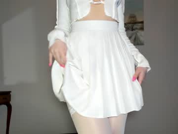 girl
        hi_popsy cam image #3616980