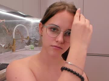 girl
        dream_beam cam image #5942486