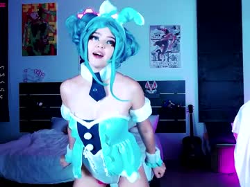 girl
        madnessalise cam image #1820644
